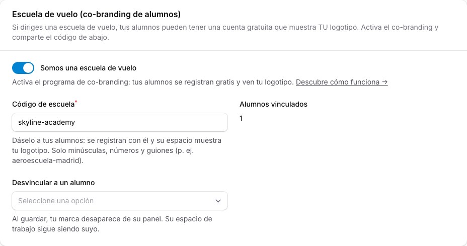 Perfil de la organización → Escuela de vuelo: tu código y el recuento en tiempo real de alumnos vinculados.