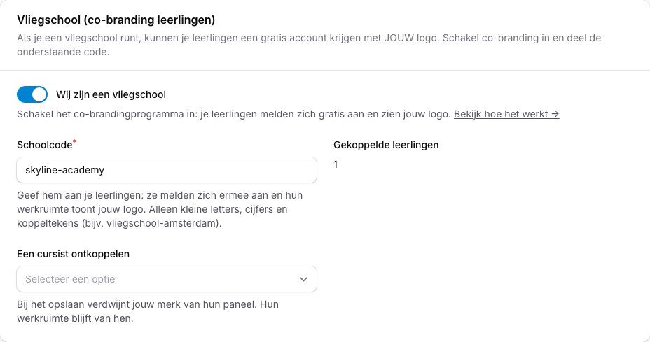 Organisatieprofiel → Vliegschool: je code en het live aantal gekoppelde leerlingen.