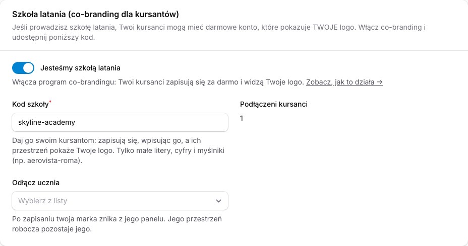 Profil organizacji → Szkoła lotnicza: Twój kod i licznik podłączonych kursantów w czasie rzeczywistym.