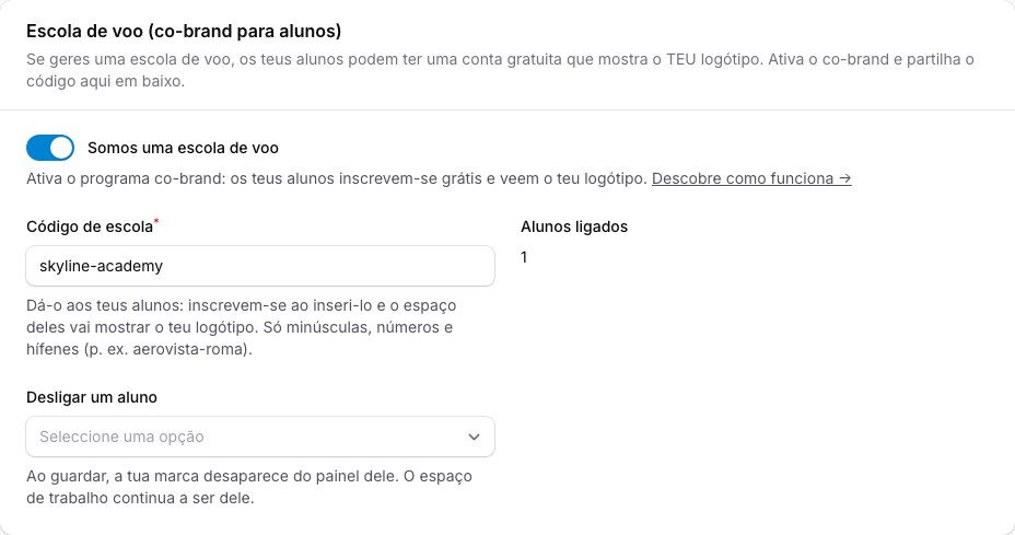 Perfil da organização → Escola de voo: o teu código e a contagem em tempo real dos alunos ligados.